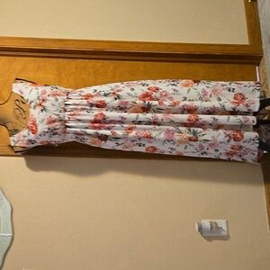 Siren Lily Floral Maxi Maternity Dress - White With Back Bow Detail Size XL